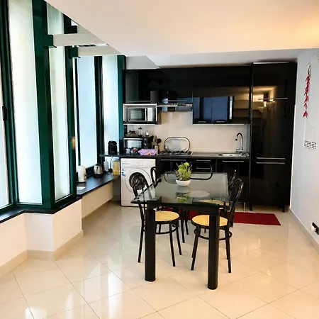 Ferienhaus Casa Roma - Centro Storico - 2 Minuti A Piedi Dal Mare